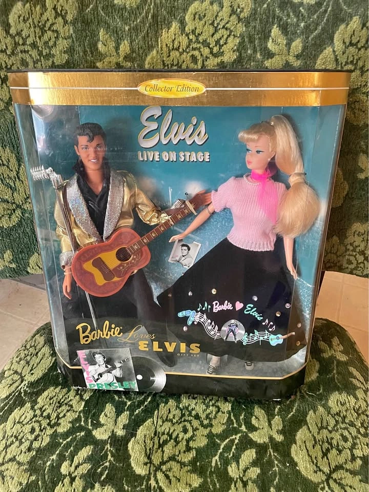 Barbie loves Elvis