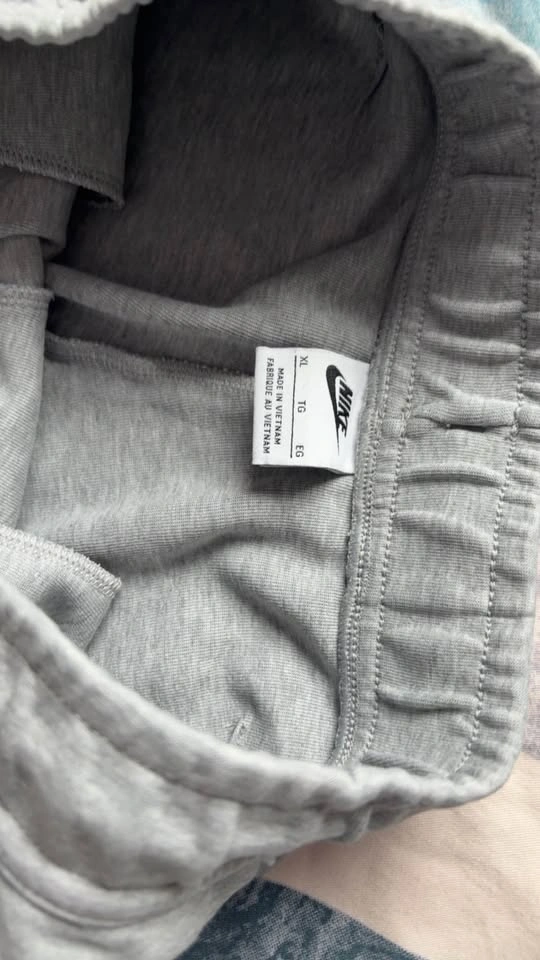 Nike tech grey set youth xl size - photo 3