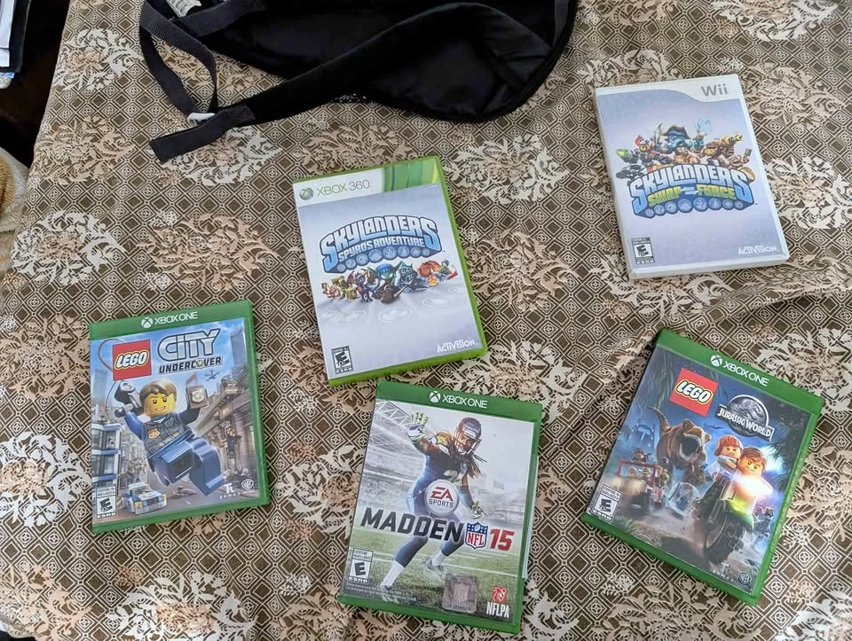 Xbox games and Wii game