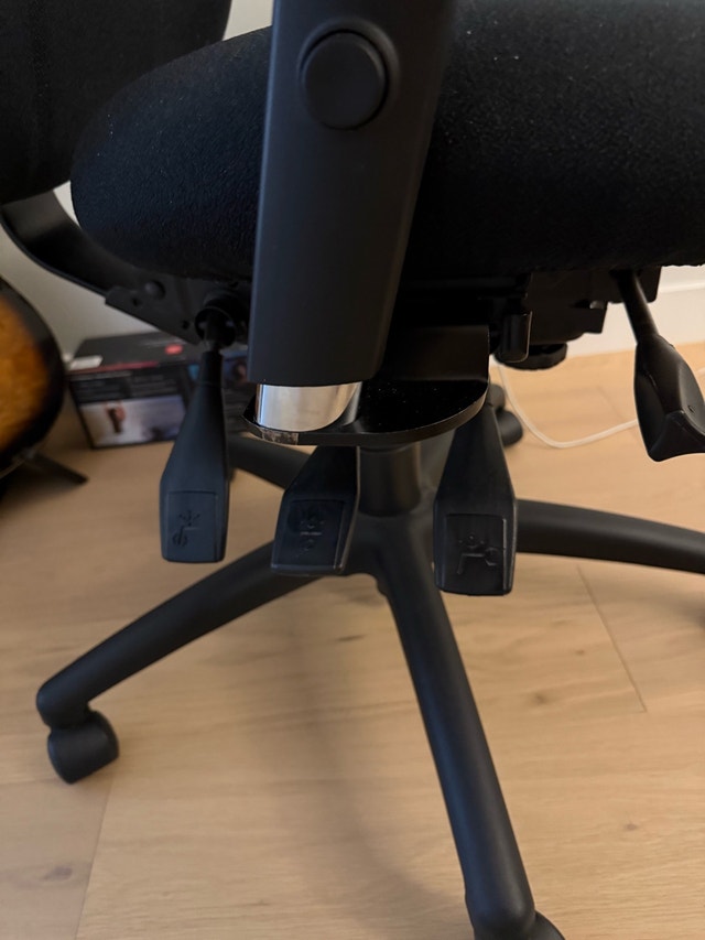 ergonomic office chair - photo 2