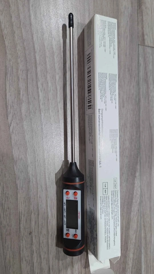 Digital thermometer