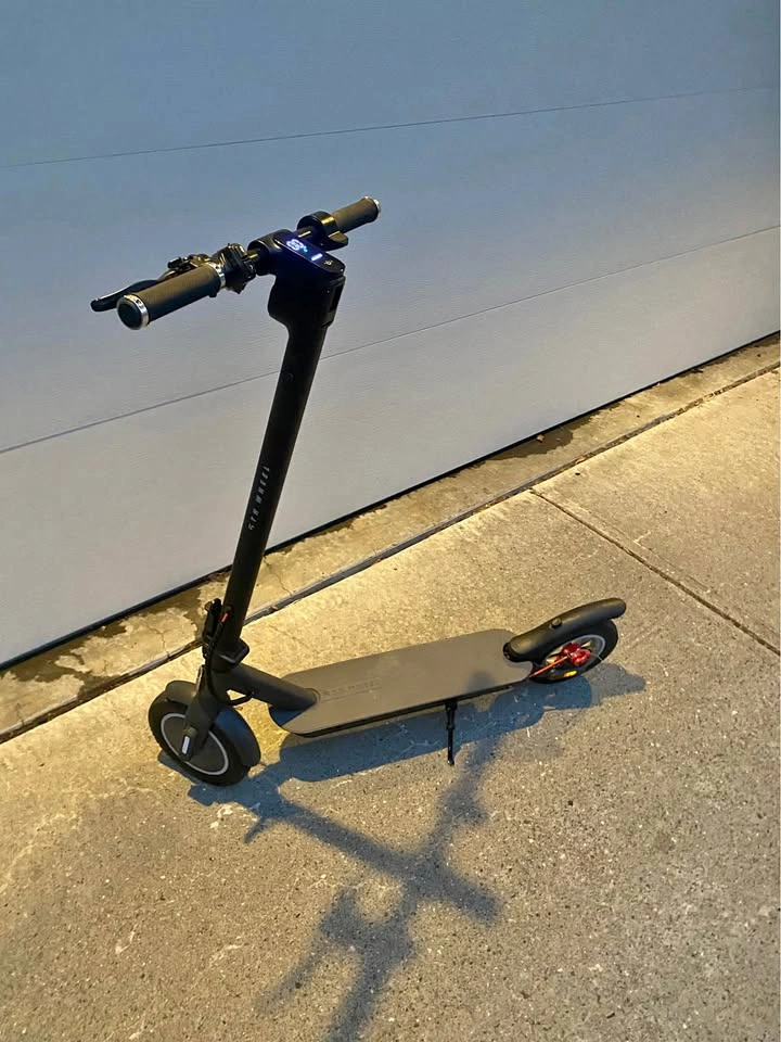 5th Wheel ES09 E-Scooter