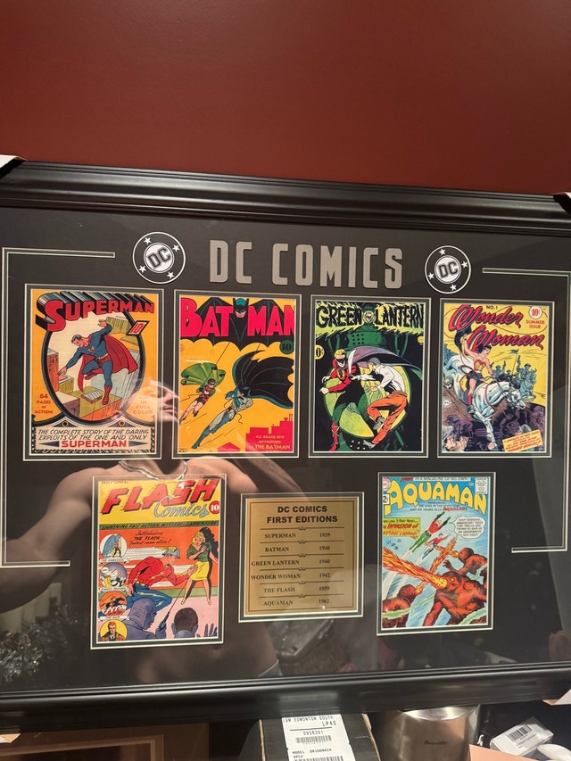 DC Comics Memorabilia - photo 2