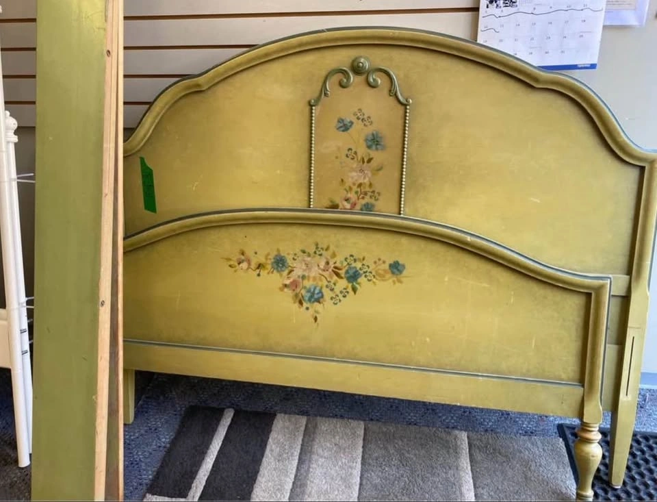 French Provincial Bed Frame - photo 2