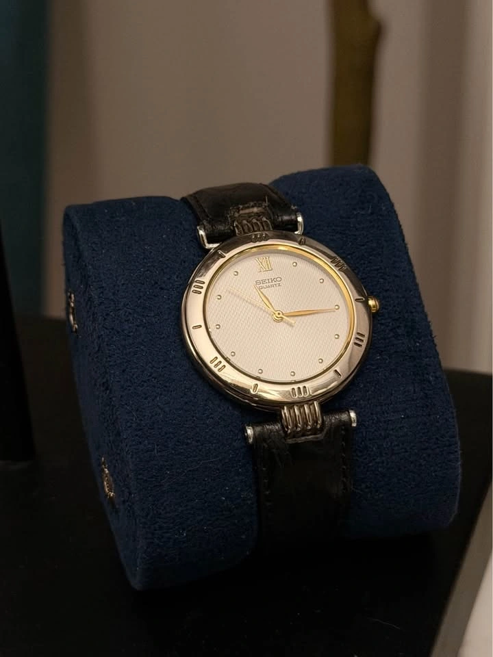 Seiko Quartz Watch Classic Roman numerals