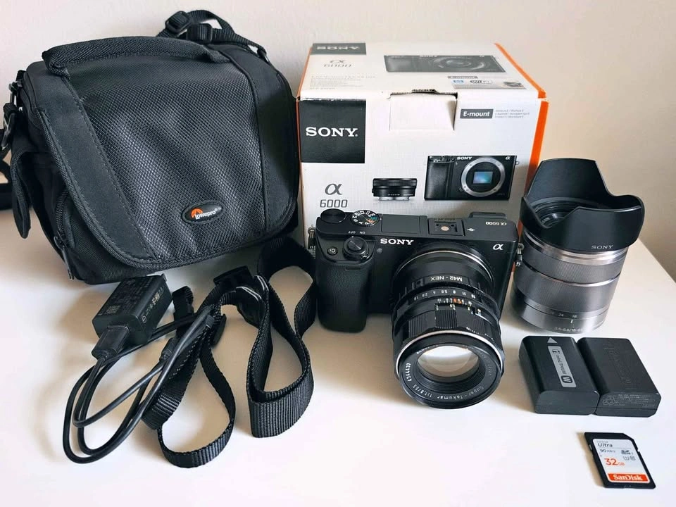 Sony A6000 Creator Kit - 2 Lenses + Box & Accessories