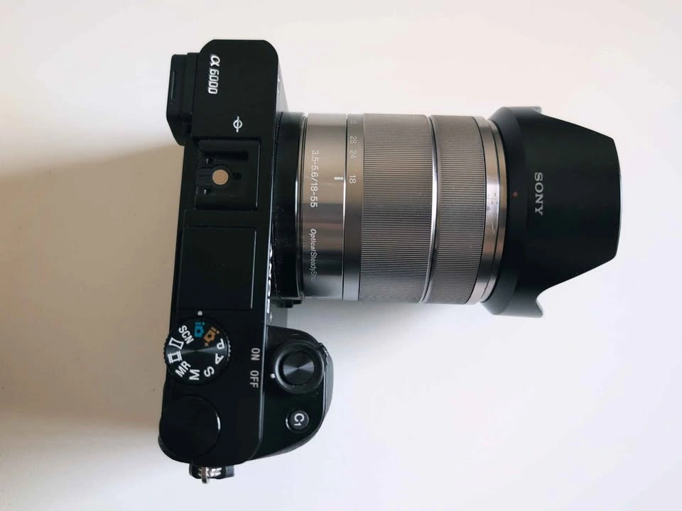 Sony A6000 Creator Kit - 2 Lenses + Box & Accessories - photo 3