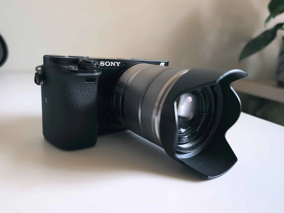 Sony A6000 Creator Kit - 2 Lenses + Box & Accessories - photo 4