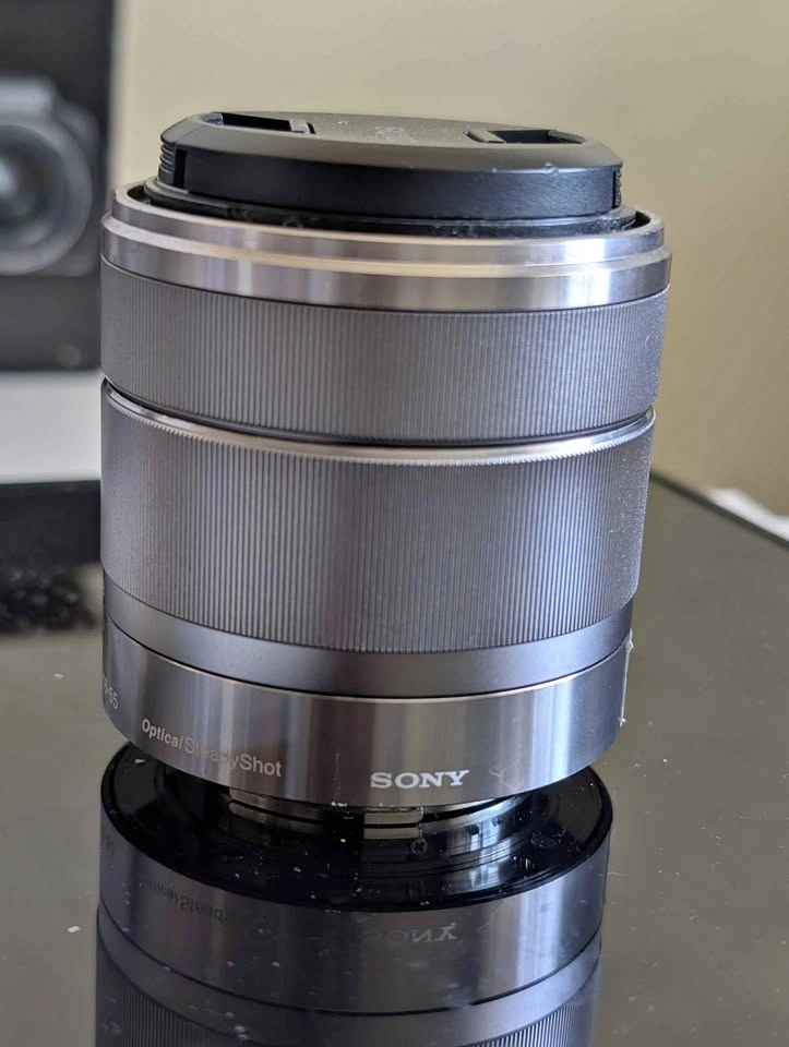 Sony 18-55mm f/3.5-5.6 OSS Lens