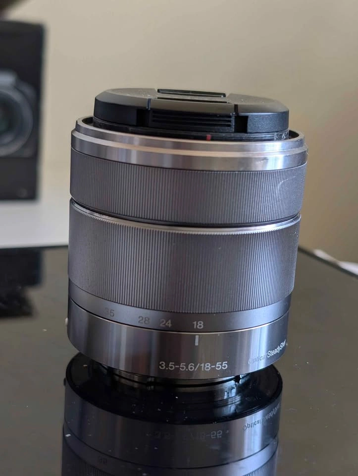 Sony 18-55mm f/3.5-5.6 OSS Lens - photo 2