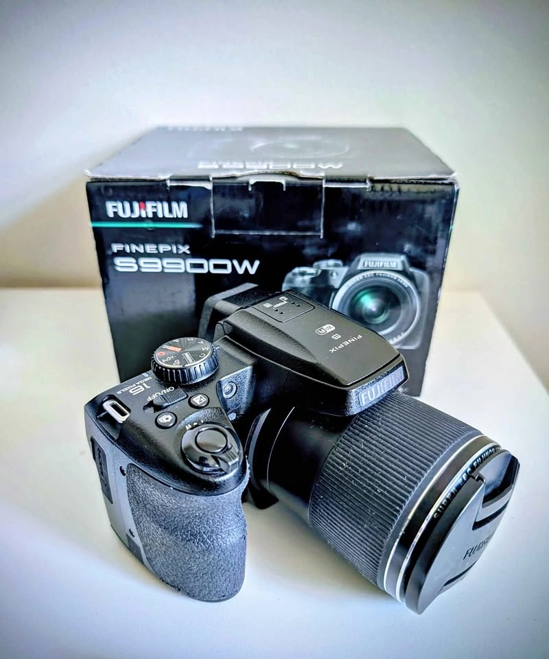 Fujifilm FinePix S9900W Digital Camera