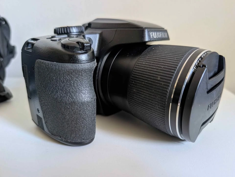 Fujifilm FinePix S9900W Digital Camera - photo 2