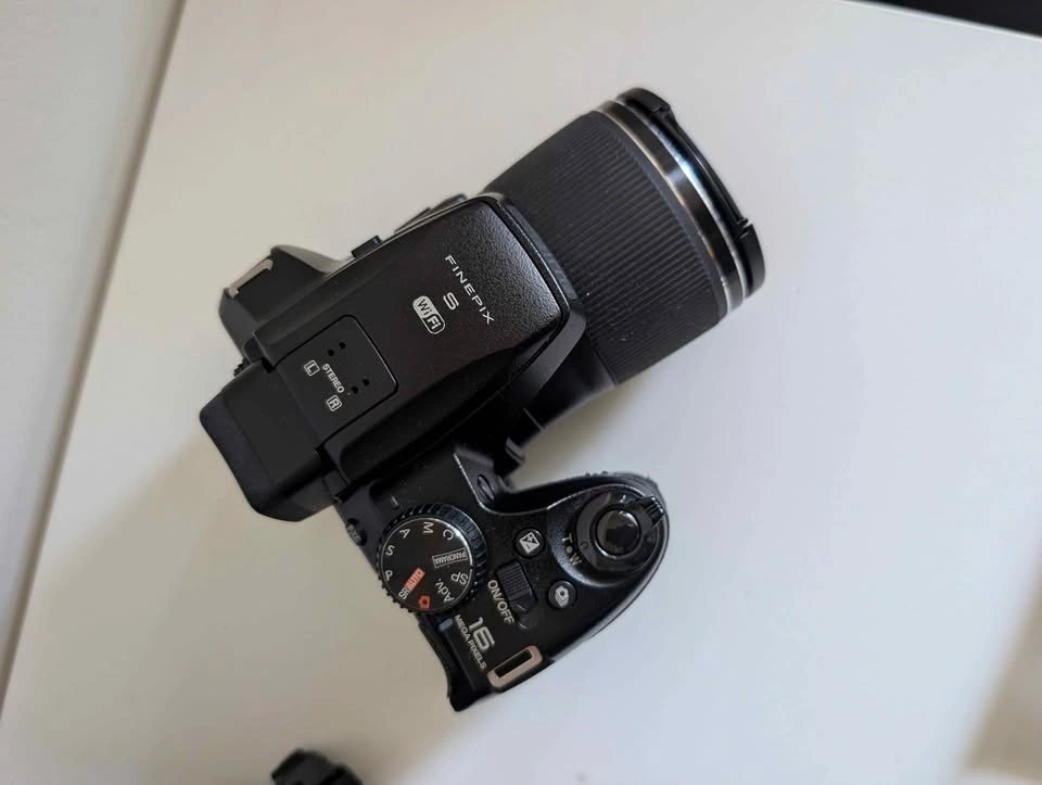 Fujifilm FinePix S9900W Digital Camera - photo 3