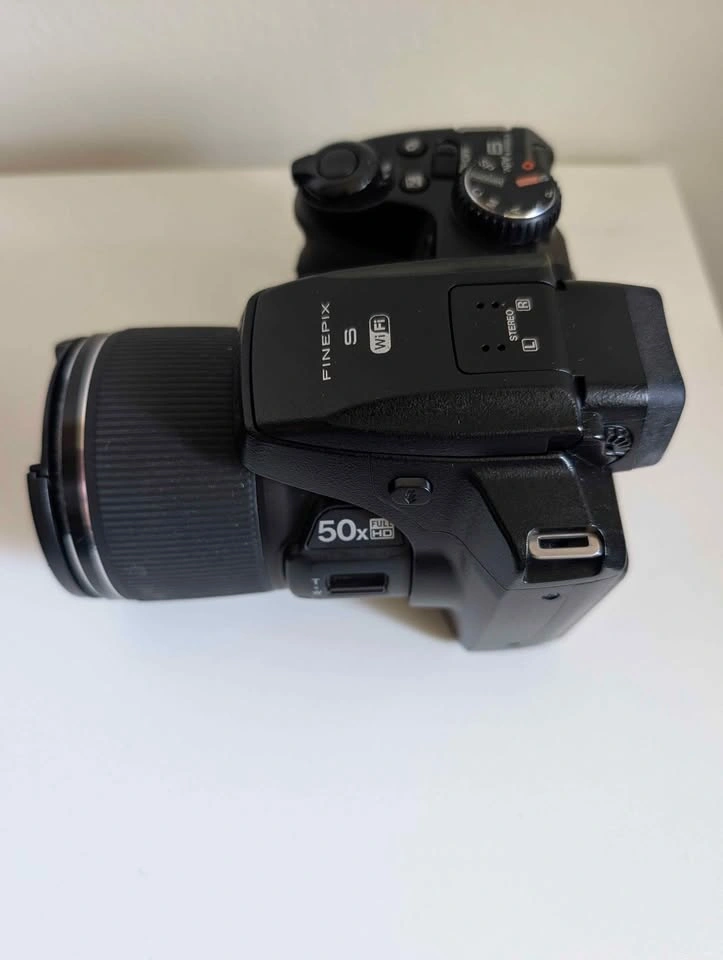 Fujifilm FinePix S9900W Digital Camera - photo 4