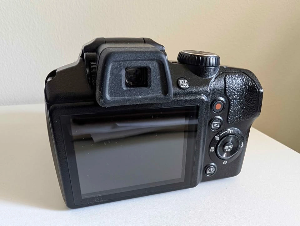 Fujifilm FinePix S9900W Digital Camera - photo 5