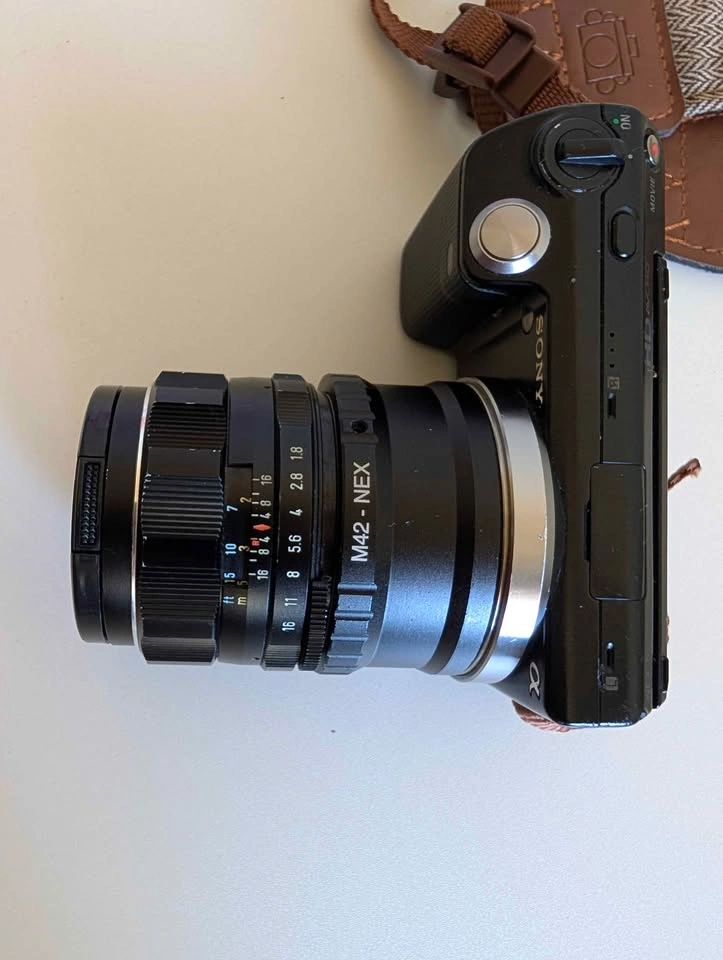 Sony NEX-5 Mirrorless Camera with 55mm f/1.8 Lens - photo 3