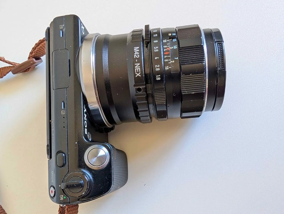 Sony NEX-5 Mirrorless Camera with 55mm f/1.8 Lens - photo 5