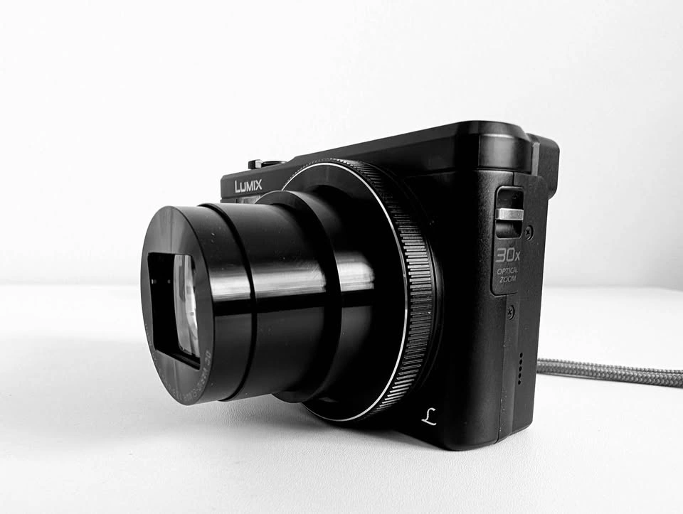 Panasonic LUMIX DMC-ZS60 4K Digital Camera Bundle - photo 2