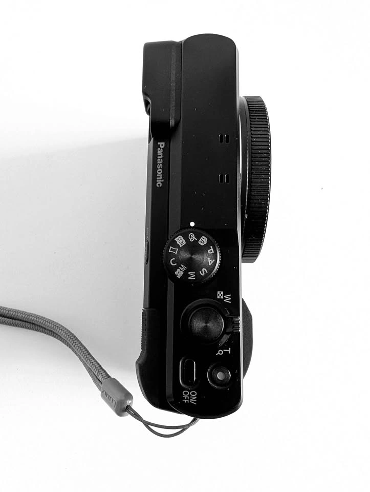 Panasonic LUMIX DMC-ZS60 4K Digital Camera Bundle - photo 3