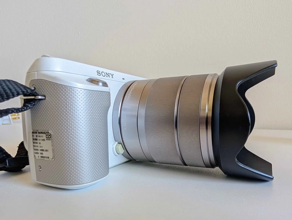 Sony Alpha NEX-F3 Mirrorless Camera Bundle - photo 3
