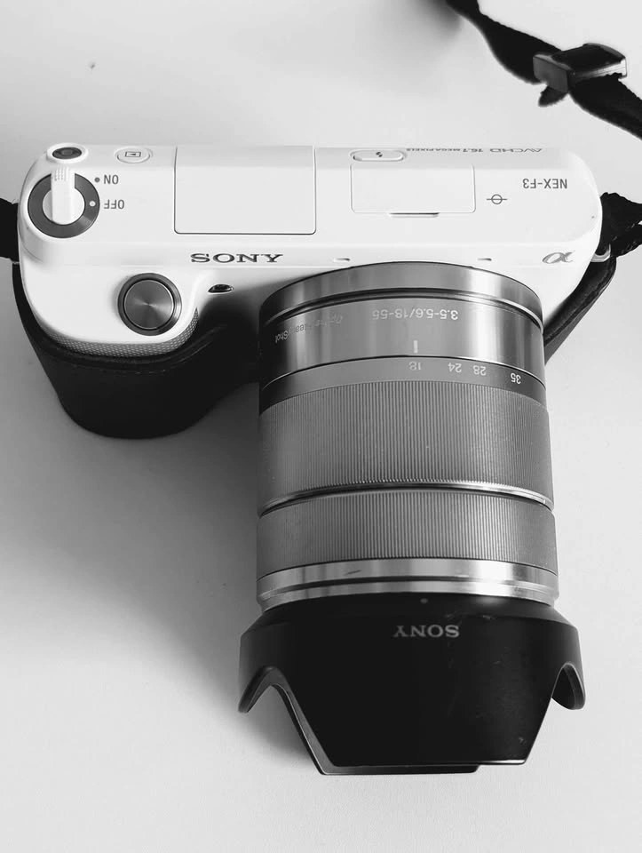 Sony Alpha NEX-F3 Mirrorless Camera Bundle - photo 5