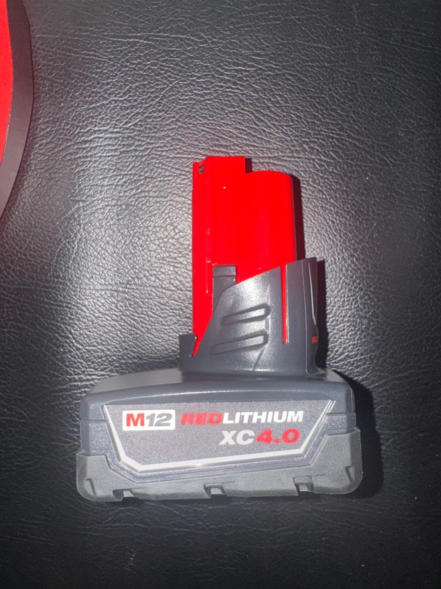 Milwaukee charger and battery - photo 2