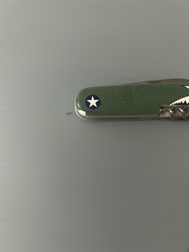 Victorinox Huntsman Warhawk(small chip on paint) - photo 4
