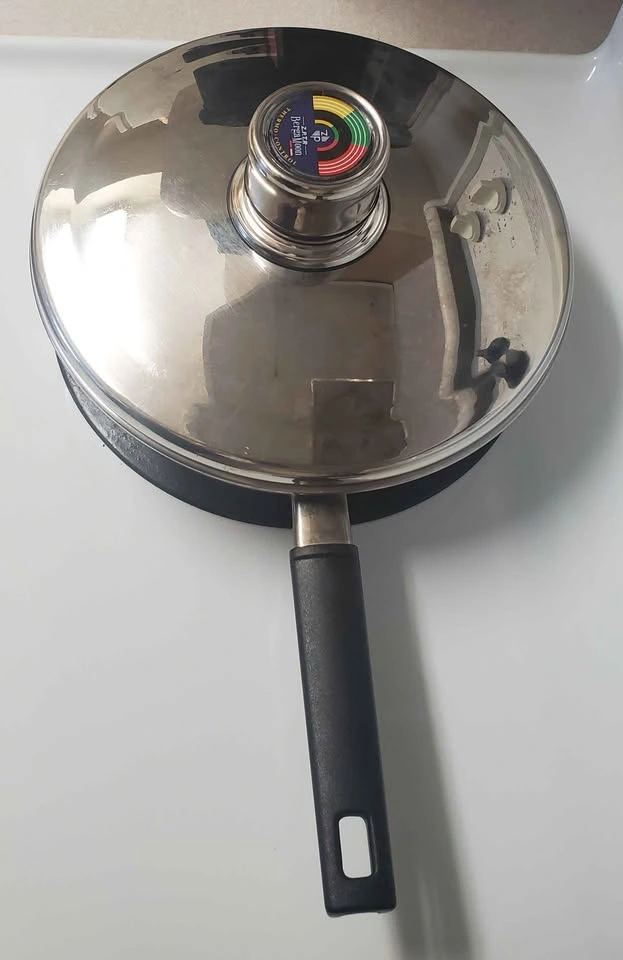 10" Meyer Stainless Steel Pan & BergaMoon Lid Combo - photo 2
