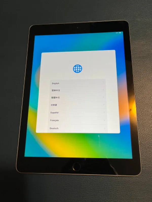 iPad 5th Generation 32GB Silver Apple A1822 Good Condition image indicator(2)