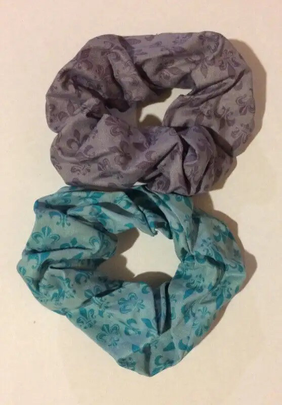 Scrunchies Hair Elastics Fleur de Lis Set For Sale - New
