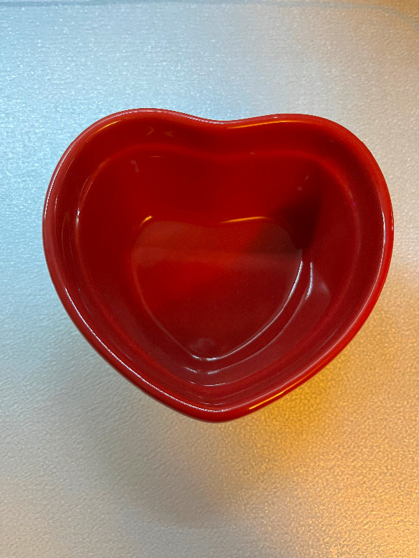 Heart-Shaped Ramekin Baking Dish for Valentine's Day For Sale - photo 2