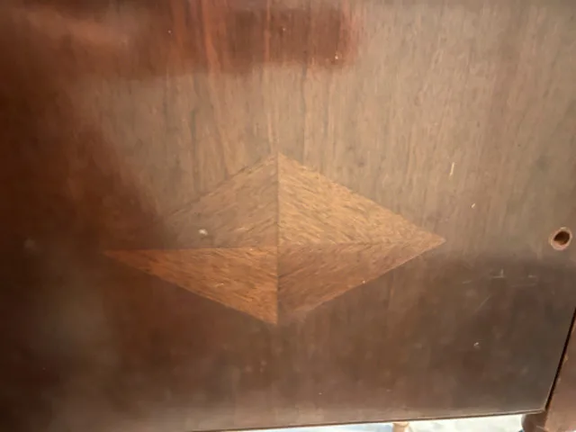 1937 Singer 99K Sewing Machine and Vintage Cupboard For Sale image indicator(10)