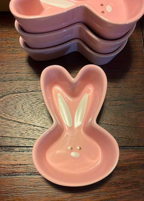 4 New Bunny Dishes Pink Easter Rabbits For Baking For Sale - photo 2