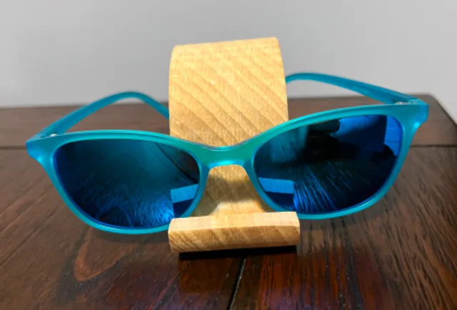 Reading Sunglasses Aqua Blue Tinted UV/Blue Light Lens For Sale image indicator(2)