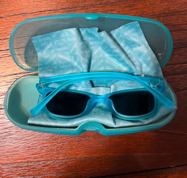 Reading Sunglasses Aqua Blue Tinted UV/Blue Light Lens For Sale image indicator(3)