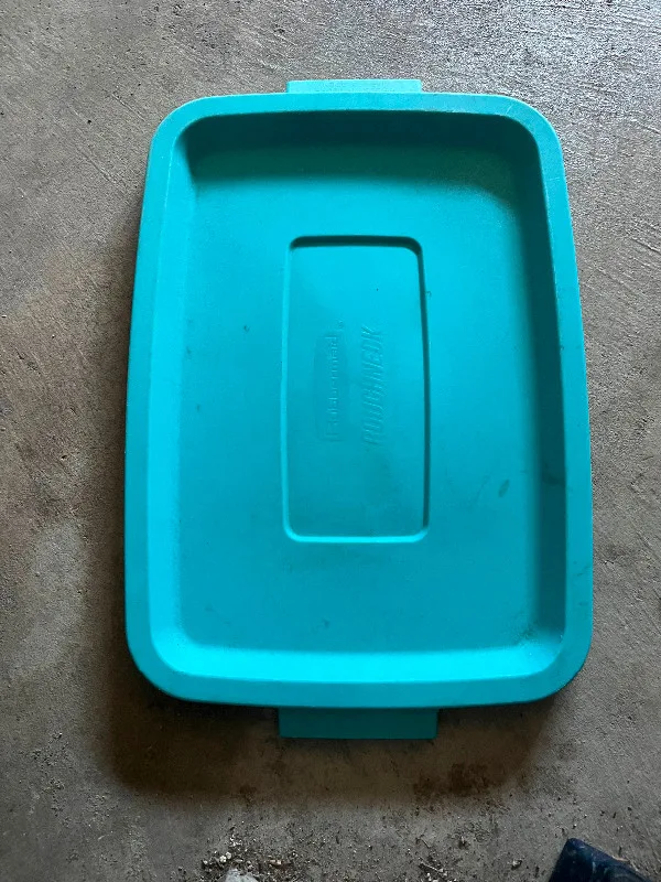 Lid for Rubbermaid Storage Bin For Sale thumbnail