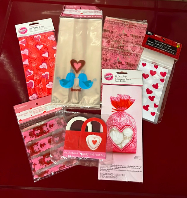 Heart-Themed Gift, Basket, and Treat Bags Most New/Sealed