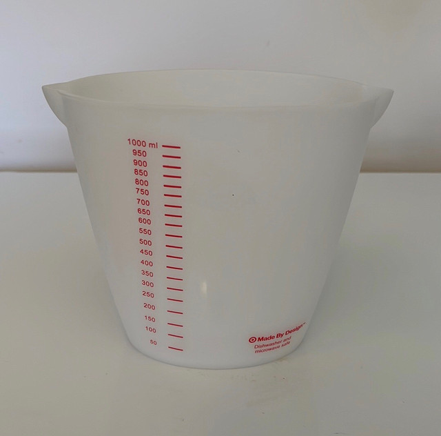 4-Cup Silicone Liquid Measuring Cup 32oz 1,000ml Never Used - photo 2
