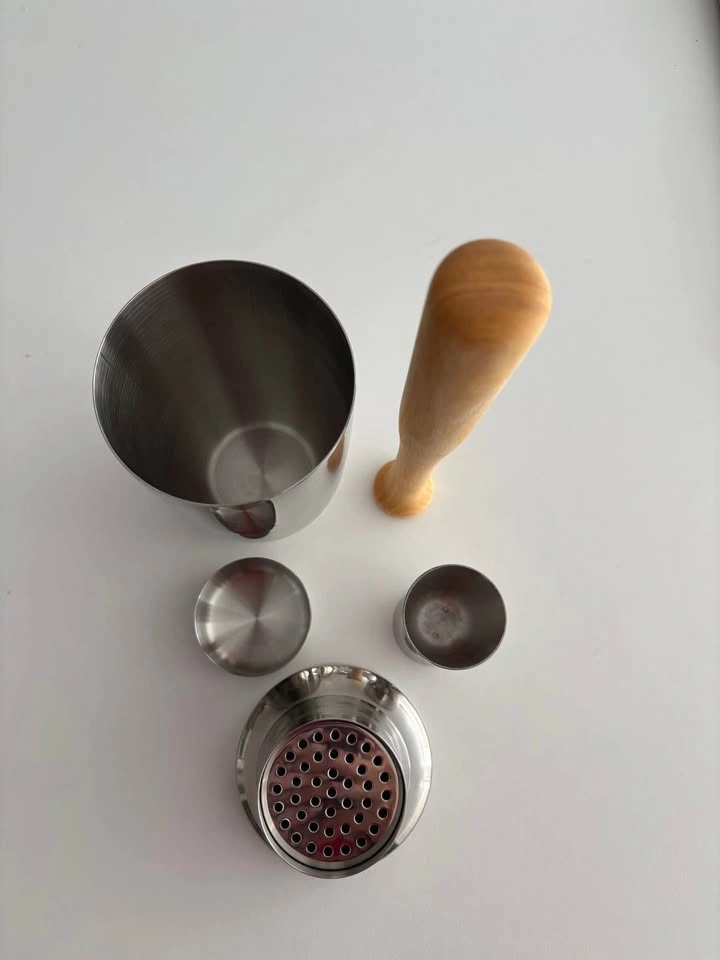 Cocktail Shaker Set – Never Used - photo 3