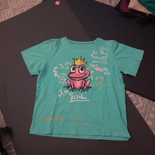 Royal Vibes Graffiti Frog Tee (Medium)