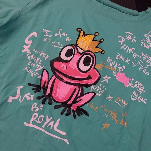 Royal Vibes Graffiti Frog Tee (Medium) - photo 3