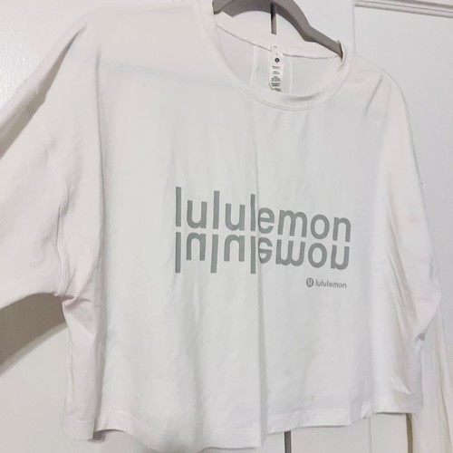 Lululemon "Muscle Love" Cropped Long Sleeve Top (White/Silver, 6