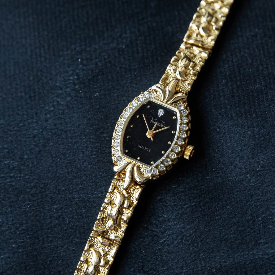 Vintage 1980s Vanity Fair Gold Tone Nugget Watch - photo 3