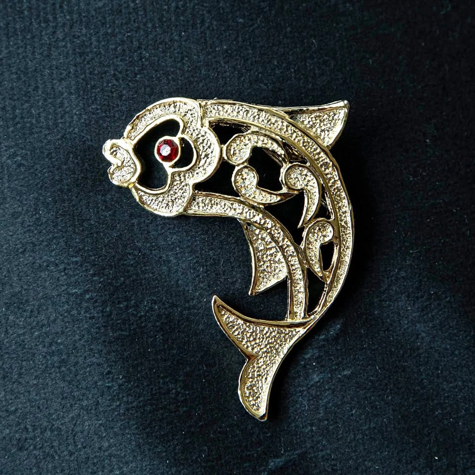 Vintage Gerry's Gold Tone Fish Pin Brooch - Red Rhinestone Eye