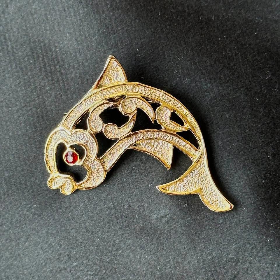 Vintage Gerry's Gold Tone Fish Pin Brooch - Red Rhinestone Eye - photo 5