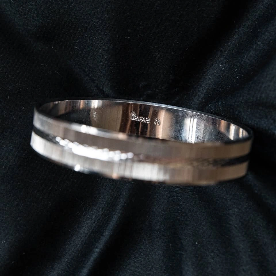 Vintage Trifari Silver Tone Bangle Bracelet - Brushed & Diamond - photo 2