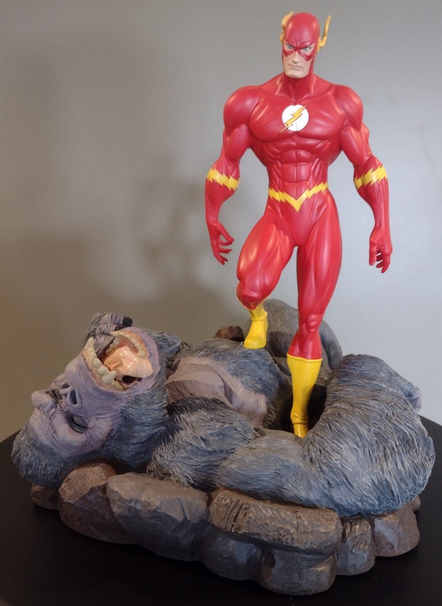 The Flash vs Gorilla Grodd FULL size statue!