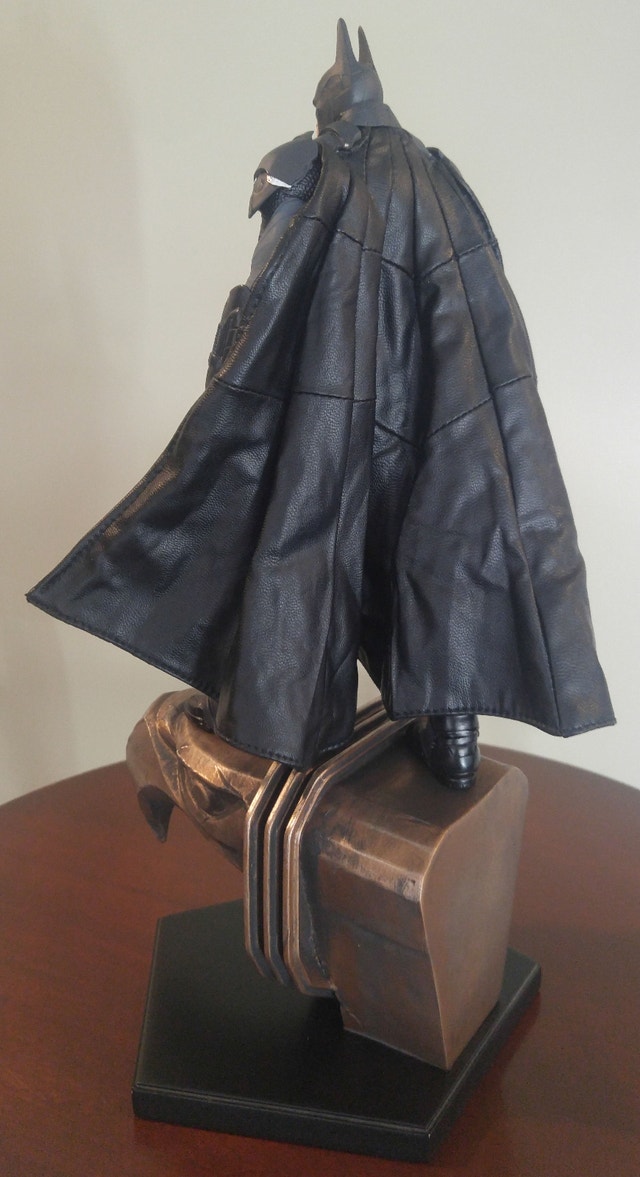 Iron Studios 1/10th Batman Statue - photo 4