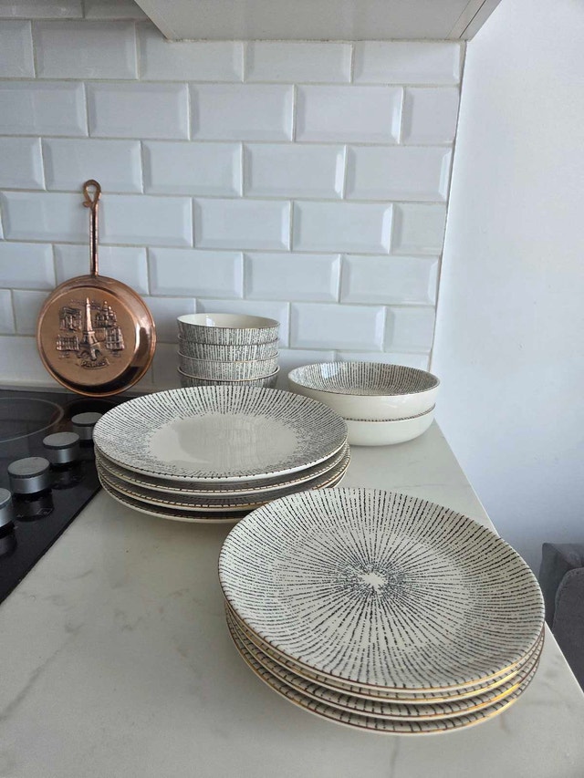 14 piece Thyme & Table Riley Ceramic Dinnerware Set - photo 4