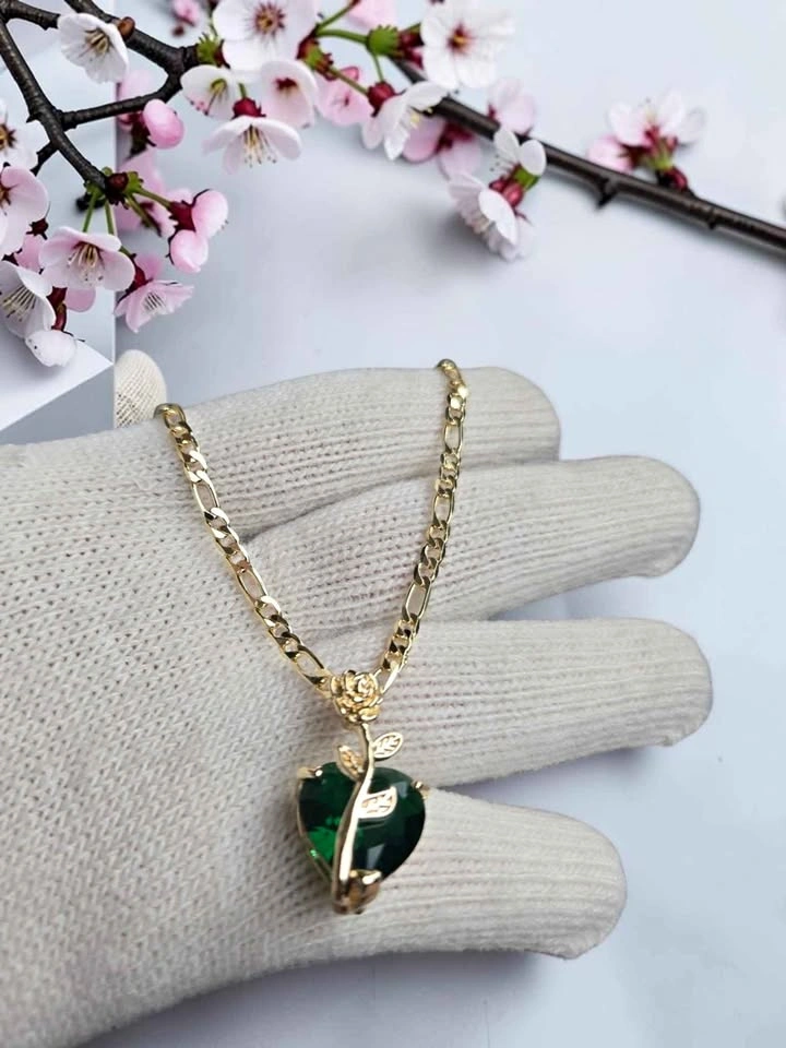 Emerald Green Heart Pendant Necklace Gold Leaf Vine Design